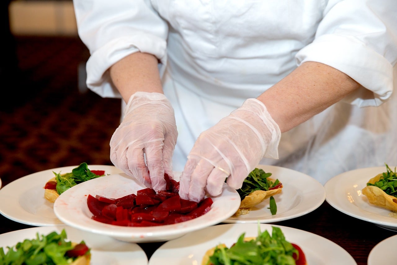 Quel est l’équipement type pour travailler en cuisine ?