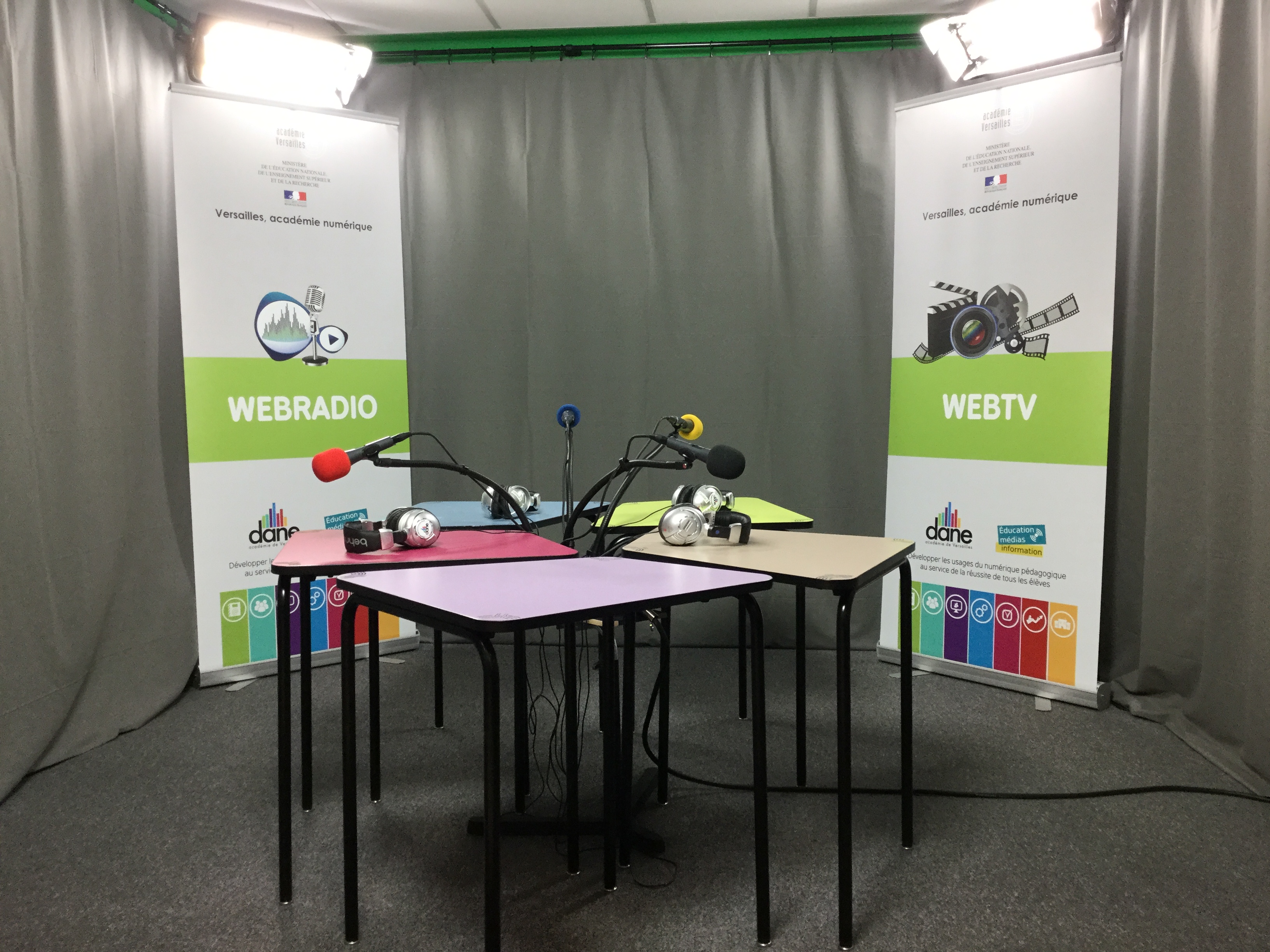 Il sert à délivrer un message et à faire de la publicité