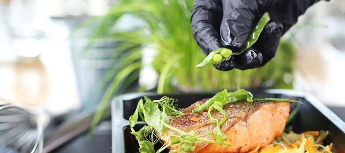 La barquette alimentaire : un outil plus que jamais indispensable pour les cuisiniers