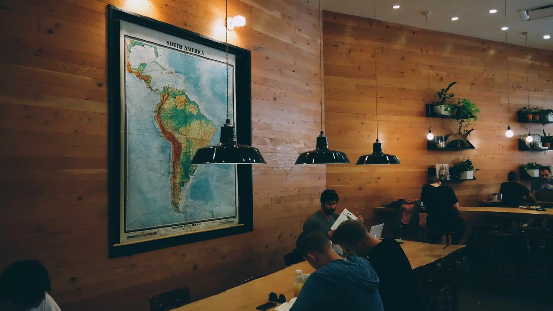 Comment choisir le mobilier adapté aux espaces de coworking ?