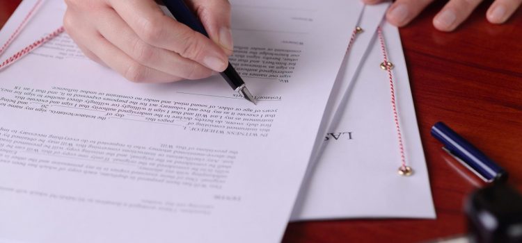 Traducteur assermenté : pourquoi faire appel à ce professionnel ?